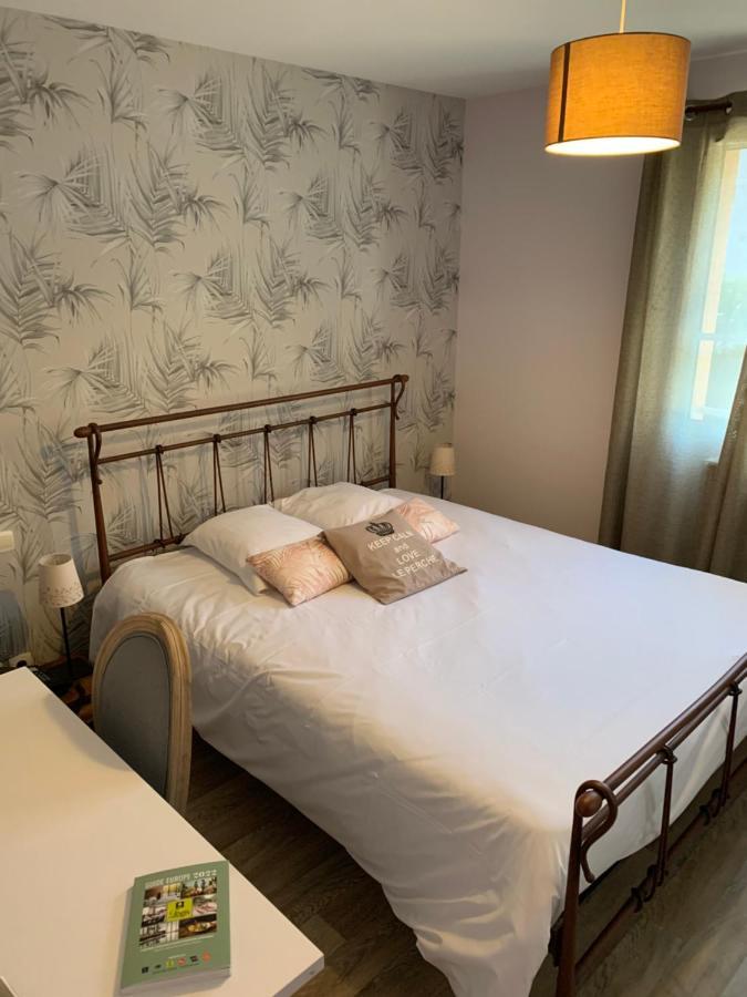 Logis-Hotel Restaurant Auberge Les Vallees Du Perche Vichères Eksteriør bilde