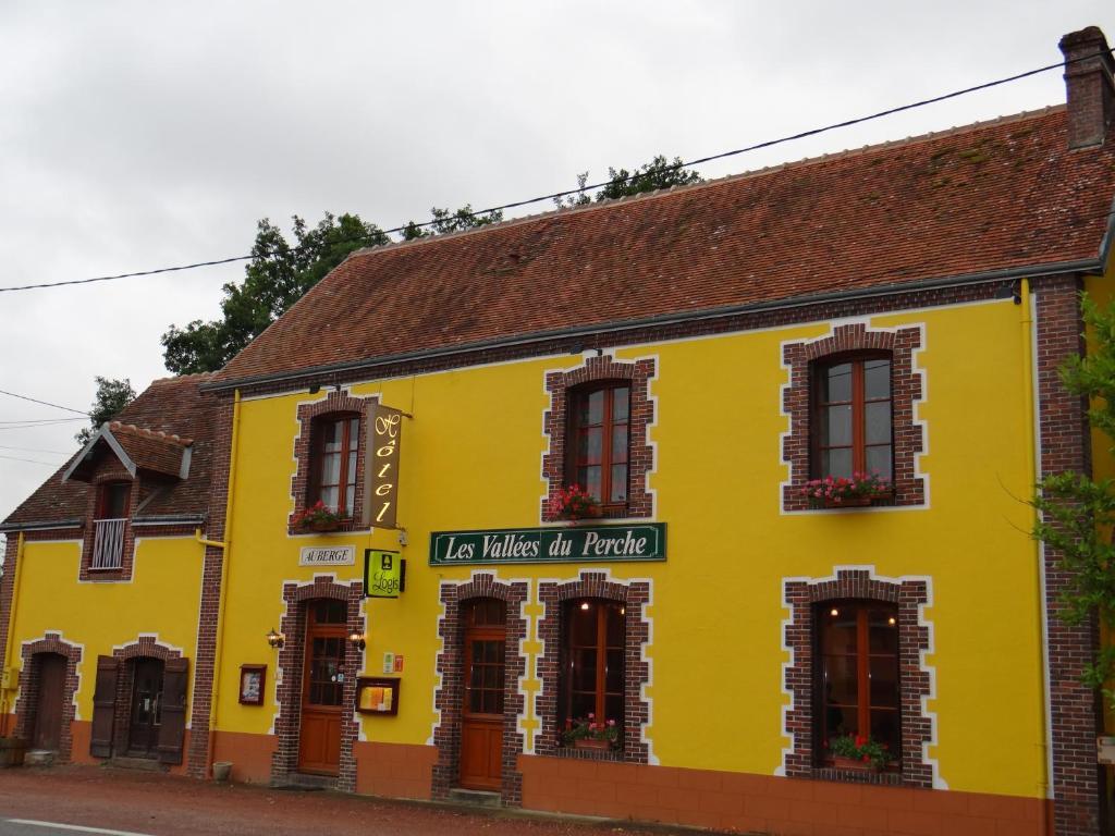 Logis-Hotel Restaurant Auberge Les Vallees Du Perche Vichères Eksteriør bilde