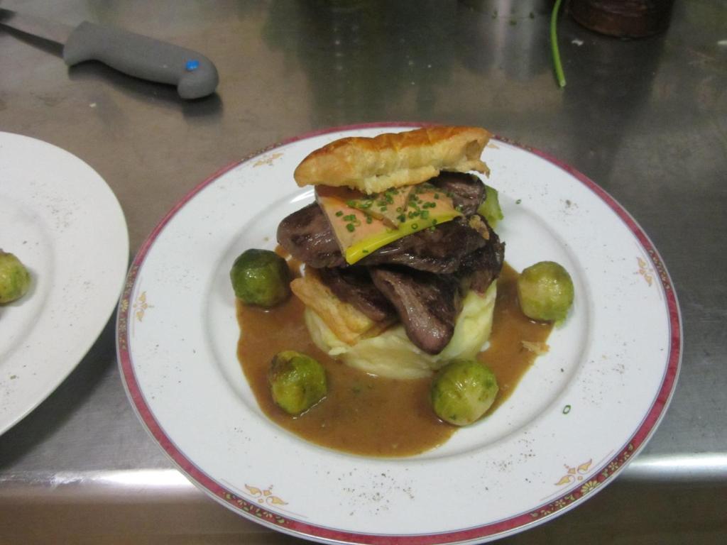 Logis-Hotel Restaurant Auberge Les Vallees Du Perche Vichères Eksteriør bilde