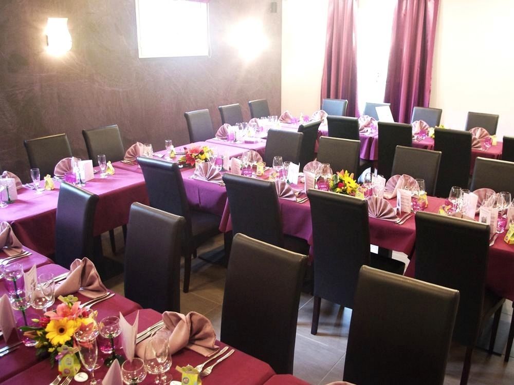 Logis-Hotel Restaurant Auberge Les Vallees Du Perche Vichères Eksteriør bilde