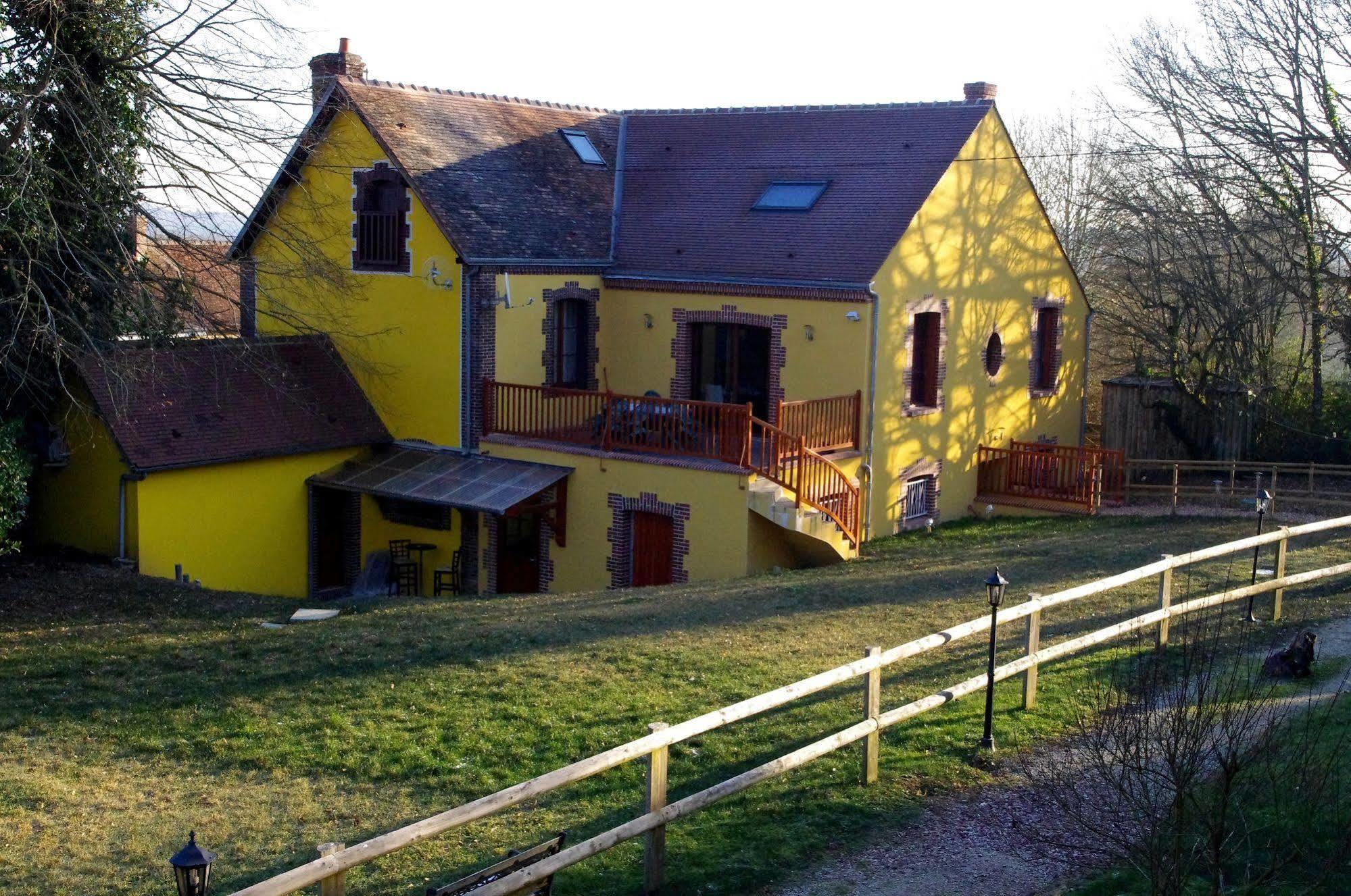 Logis-Hotel Restaurant Auberge Les Vallees Du Perche Vichères Eksteriør bilde